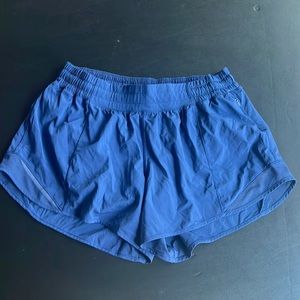 Lululemon LR Hotty Hot, 4” inseam, Size 10, Moody Blue